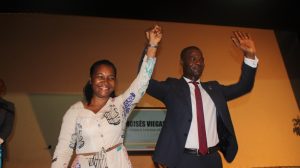 Moisés Veigas e a esposa